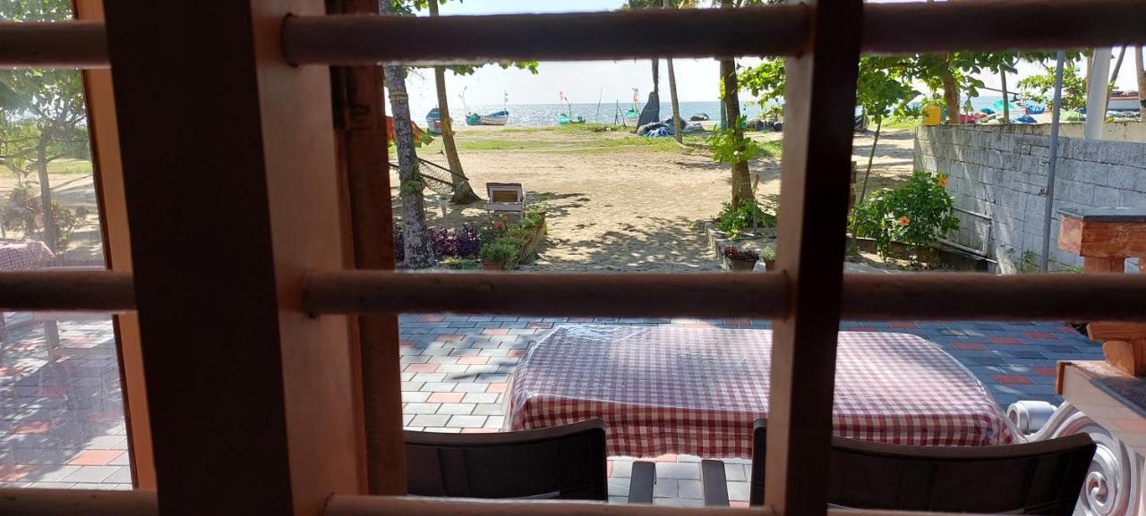 Marari Anna Beach Villa Mararikulam Exterior foto